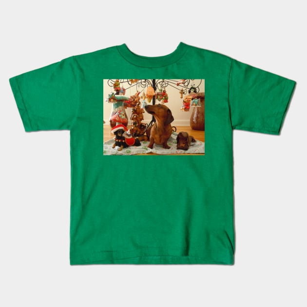 Christmas Dachshund (Version 2) Kids T-Shirt by DebiCady